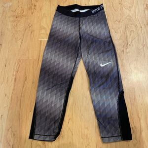 Nike Pro black/white/grey stripe athletic cropped leggings